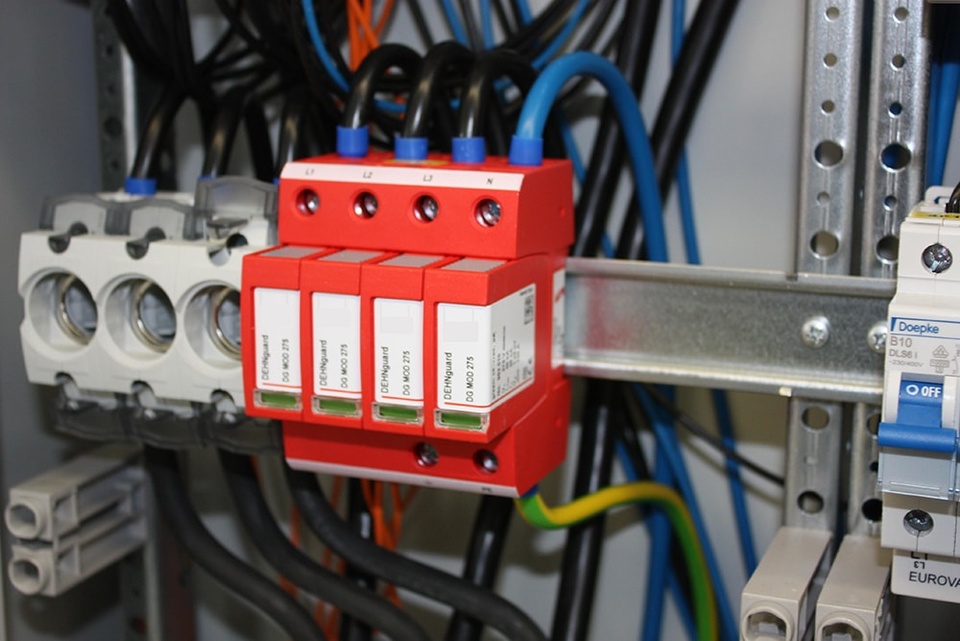 U berspannungsschutz bei Elektro Bischof OHG in Hörselberg-Hainich